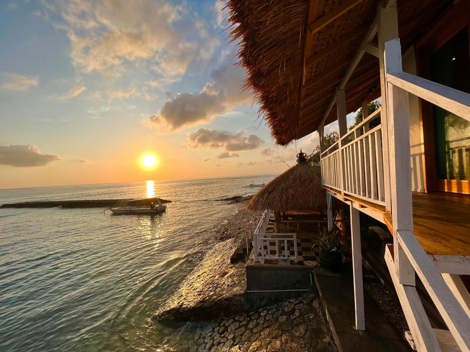 Coastal Inn Batununggul Eksteriør billede